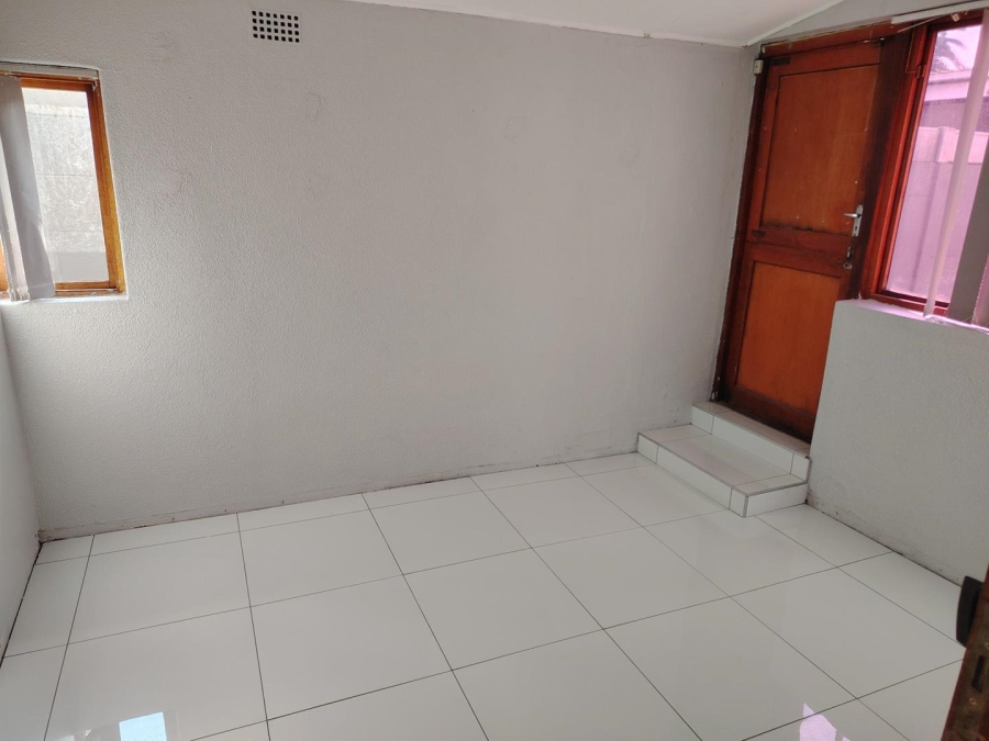 To Let 4 Bedroom Property for Rent in Vasco Estate Western Cape